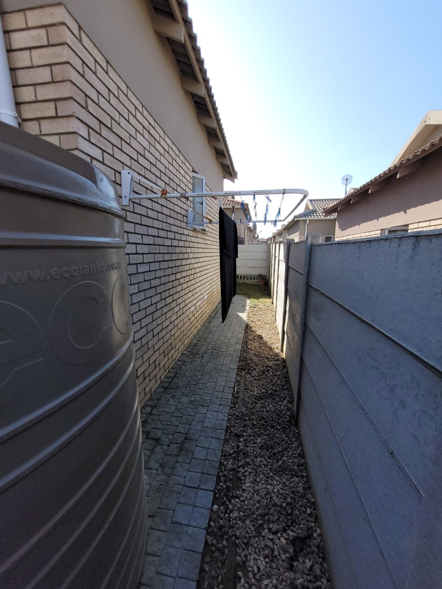 To Let 3 Bedroom Property for Rent in Mooikloof Country Estate Western Cape